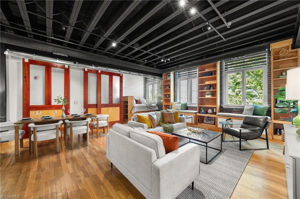 1 W 5Th Street # 204, Winston-Salem NC 27101