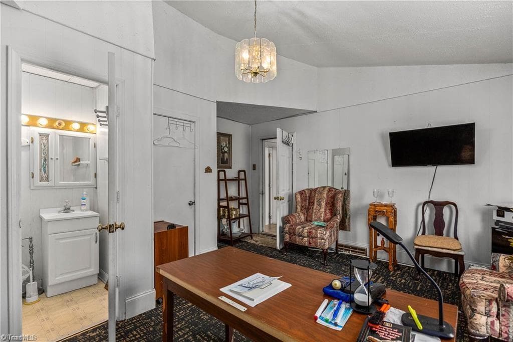 Remarks at 2341 N Patterson Avenue, Winston-Salem NC 27105, Winston-Salem, photo 13 of 22