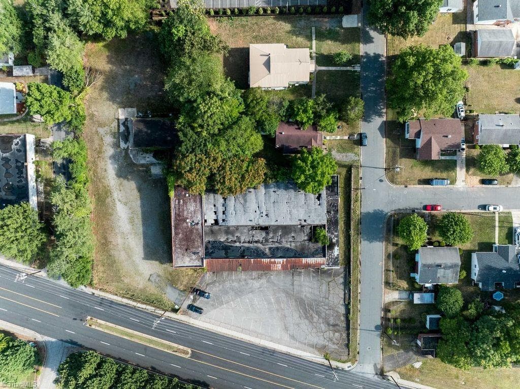 Remarks at 400 W 27th Street, Winston-Salem NC 27105, Winston-Salem, photo 11 of 14