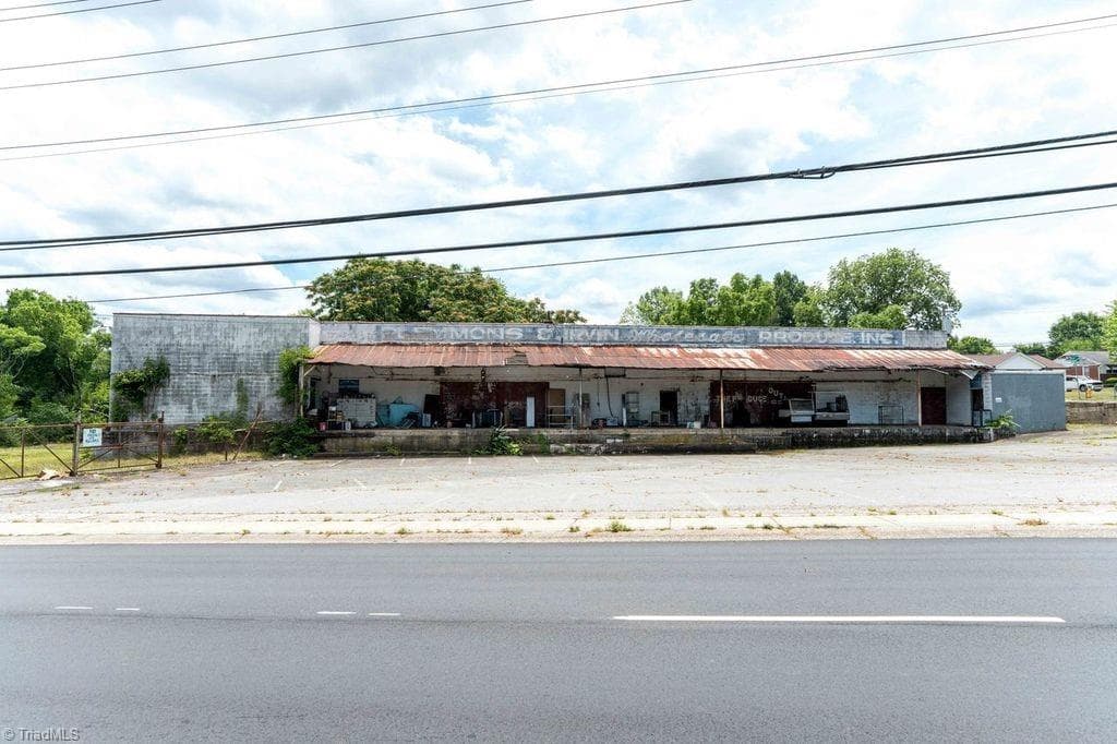 Remarks at 400 W 27th Street, Winston-Salem NC 27105, Winston-Salem, photo 9 of 14