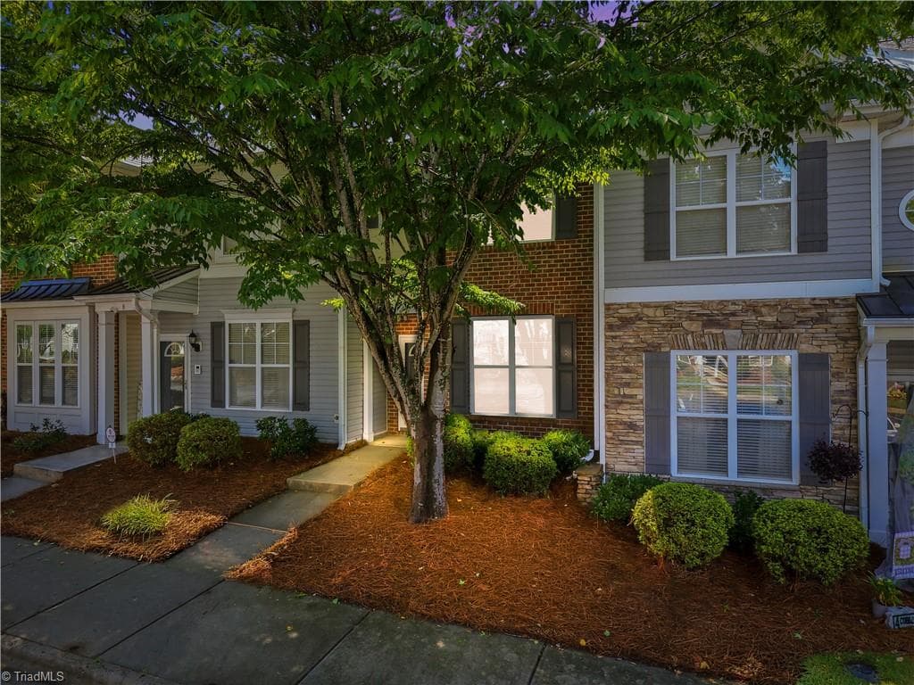 6 Cobble Lane, Greensboro NC 27407