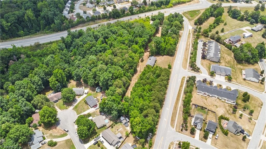 Stick/Site Built at 709 Westover Drive, High Point NC 27265, photo 23 of 33