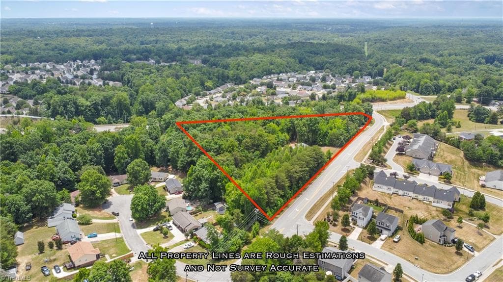 Stick/Site Built at 709 Westover Drive, High Point NC 27265, photo 6 of 33