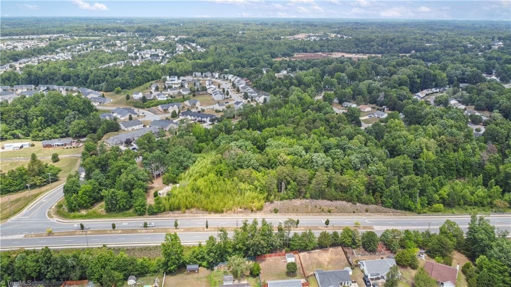 Stick/Site Built at 709 Westover Drive, High Point NC 27265, photo 28 of 33