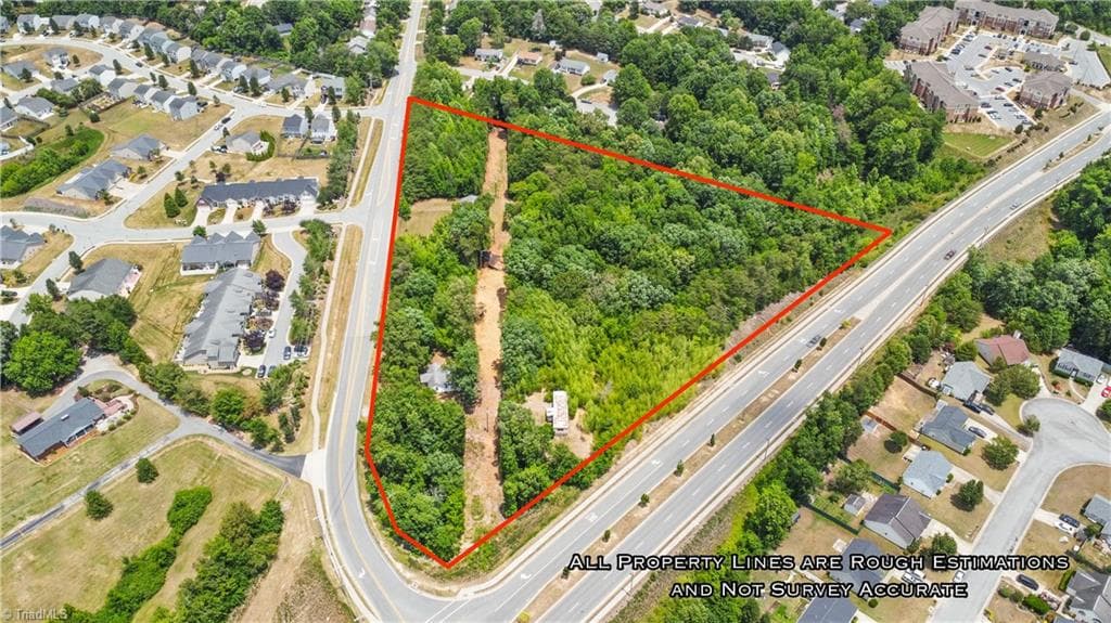 Stick/Site Built at 709 Westover Drive, High Point NC 27265, photo 9 of 33