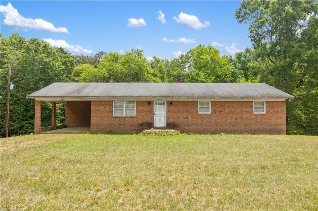 Stick/Site Built at 709 Westover Drive, High Point NC 27265, photo 15 of 33