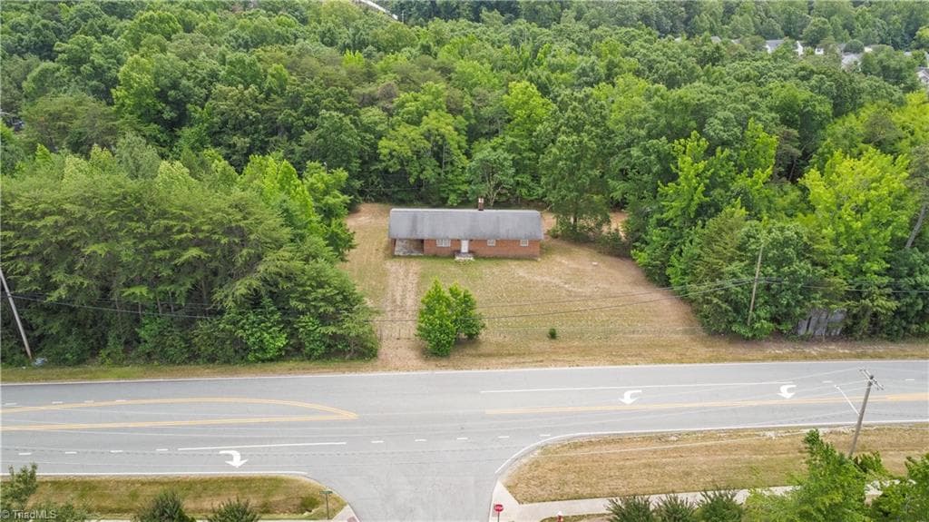 Stick/Site Built at 709 Westover Drive, High Point NC 27265, photo 31 of 33