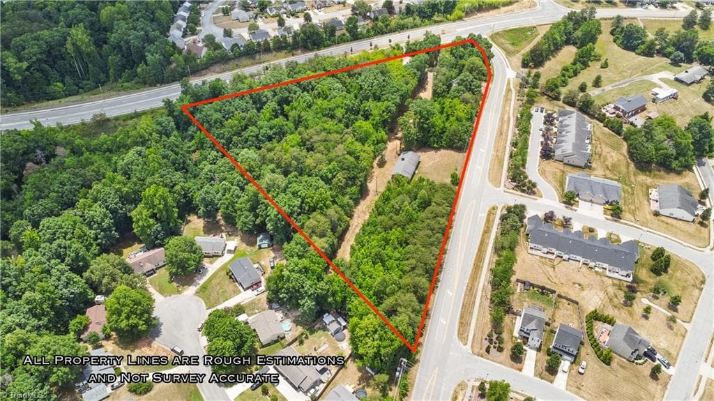 Stick/Site Built at 709 Westover Drive, High Point NC 27265, photo 8 of 33