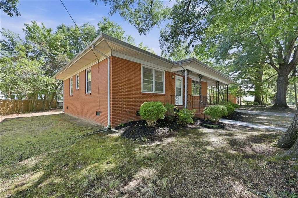 Stick/Site Built at 912 Virginia Avenue, Burlington NC 27217, Burlington, photo 2 of 32