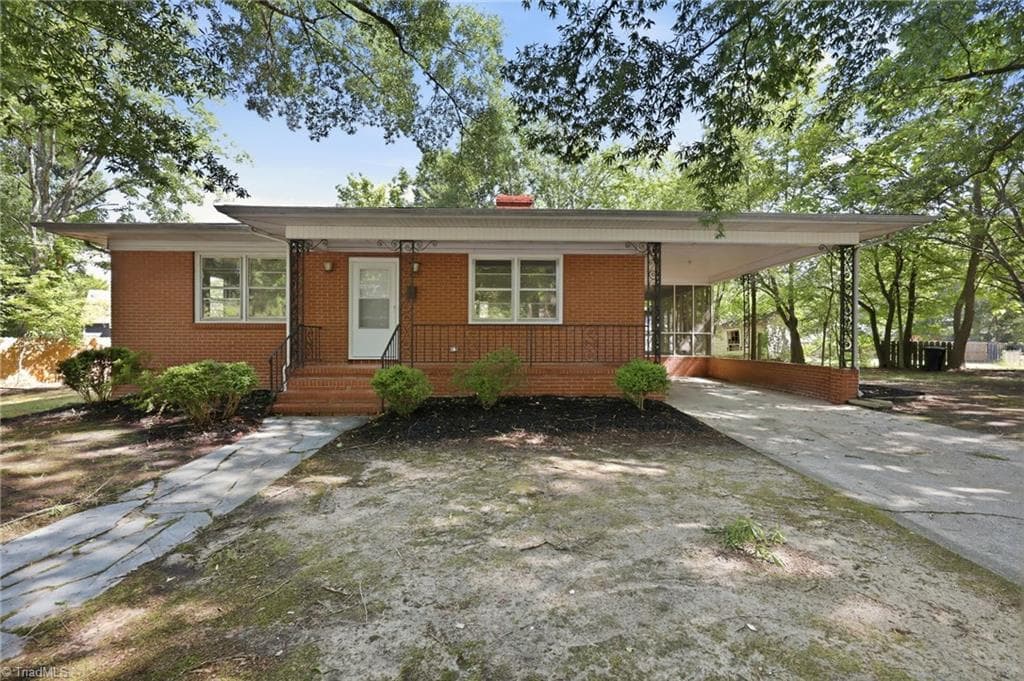 912 Virginia Avenue, Burlington NC 27217