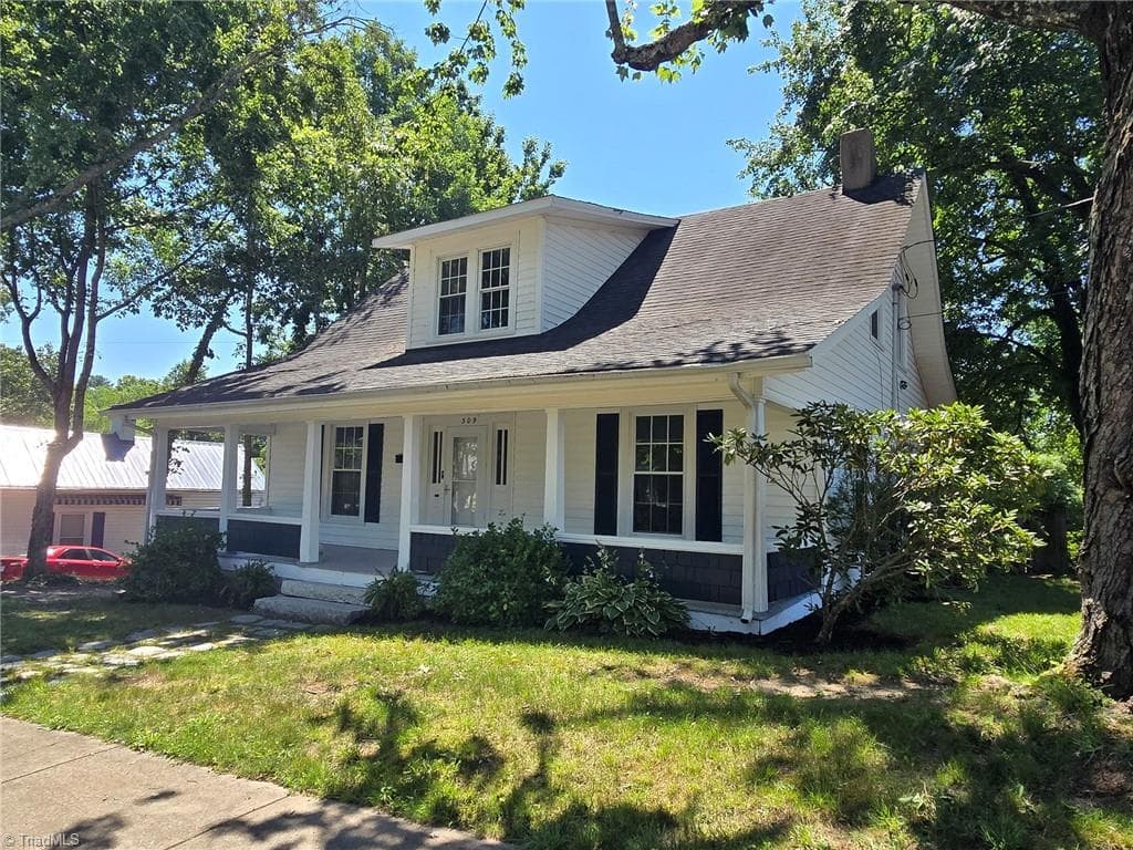 Stick/Site Built at 309 Taylor Street, Mount Airy NC 27030, photo 2 of 28