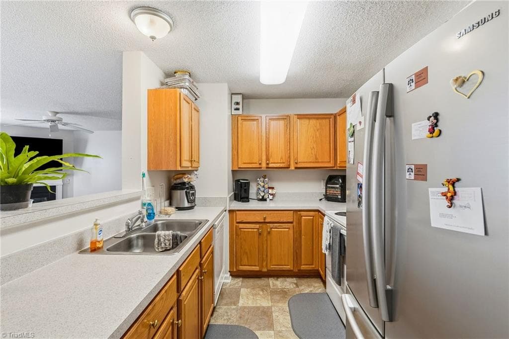 Stick/Site Built at 6105 Hedgecock Circle # 2B, High Point NC 27265, photo 12 of 27
