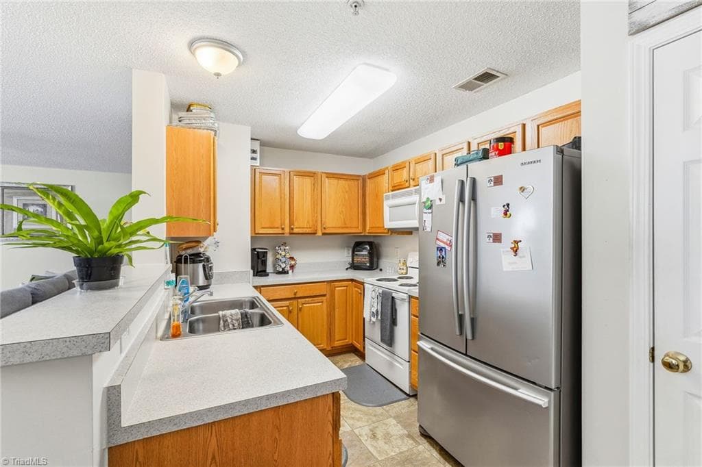 Stick/Site Built at 6105 Hedgecock Circle # 2B, High Point NC 27265, photo 11 of 27