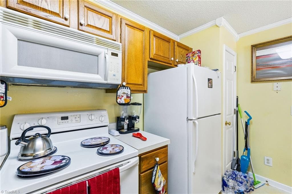 Stick/Site Built at 6117 Hedgecock Circle # 2D, High Point NC 27265, photo 12 of 20