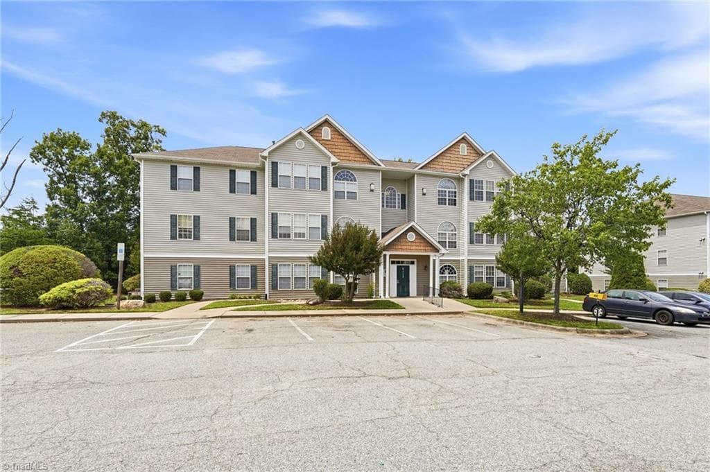 6117 Hedgecock Circle # 2D, High Point NC 27265