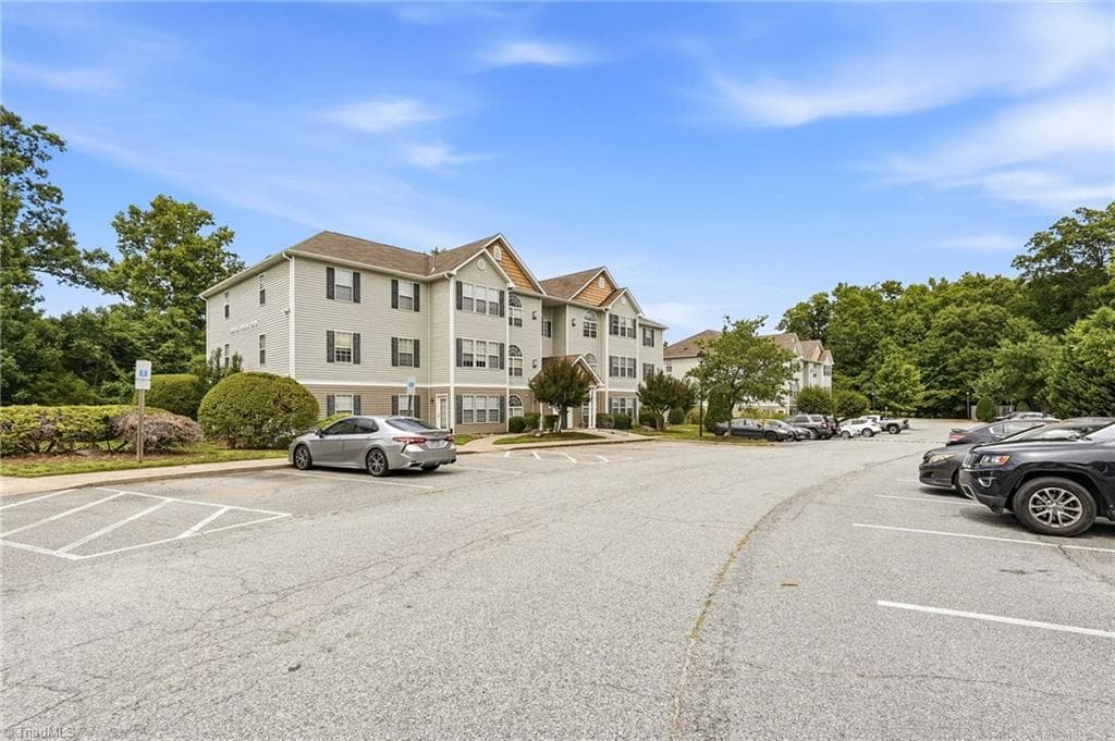 Stick/Site Built at 6117 Hedgecock Circle # 2D, High Point NC 27265, photo 20 of 20