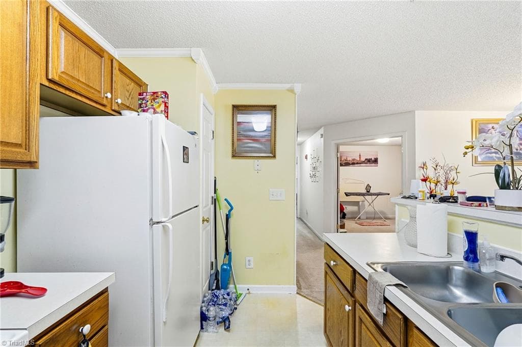 Stick/Site Built at 6117 Hedgecock Circle # 2D, High Point NC 27265, photo 11 of 20