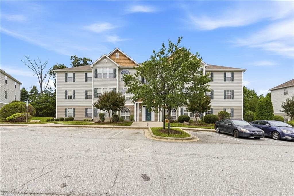 Stick/Site Built at 6117 Hedgecock Circle # 2D, High Point NC 27265, photo 19 of 20