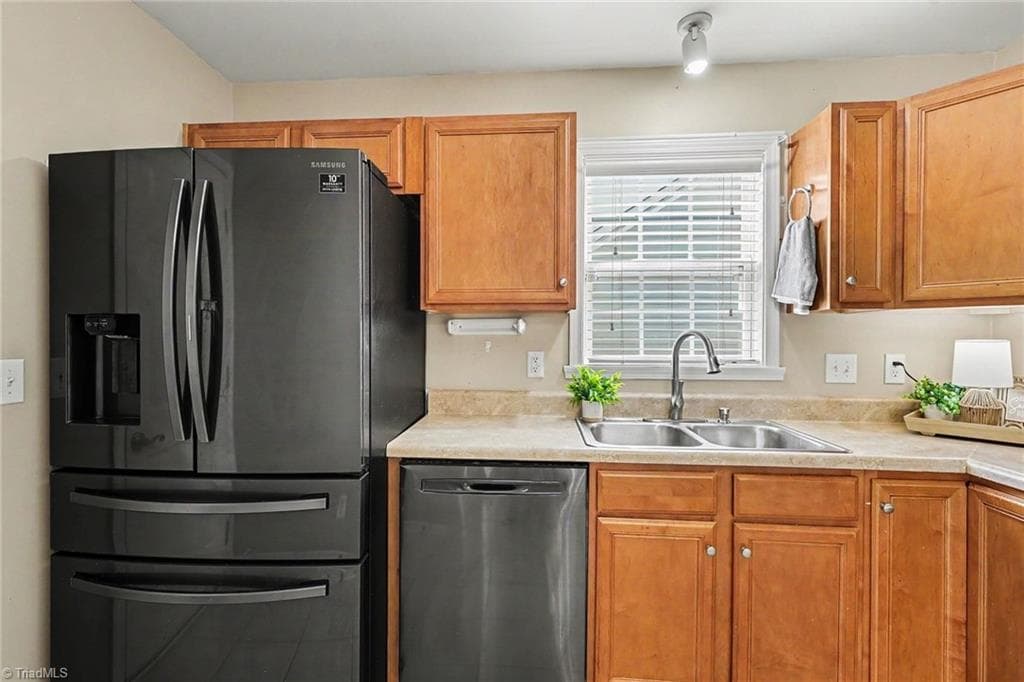 Stick/Site Built at 5609 Roundup Circle, Greensboro NC 27405, photo 10 of 26