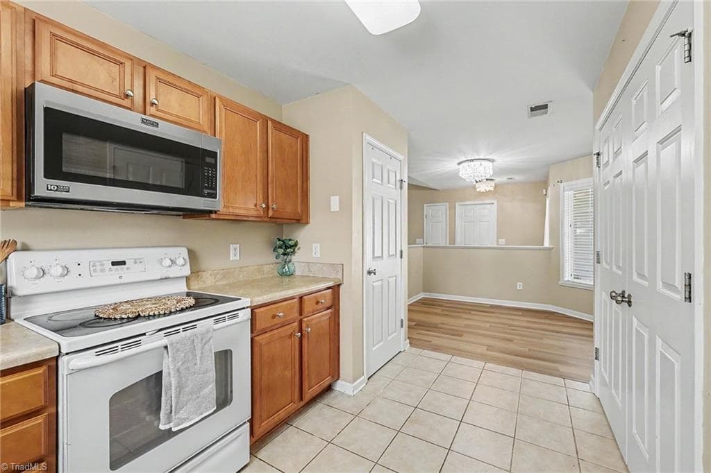 Stick/Site Built at 5609 Roundup Circle, Greensboro NC 27405, photo 11 of 26