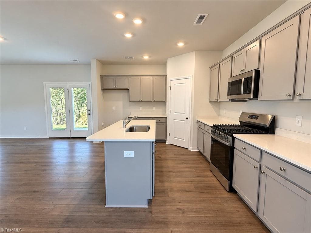 Stick/Site Built at 5868 Latigo Court, Clemmons NC 27012, photo 3 of 6