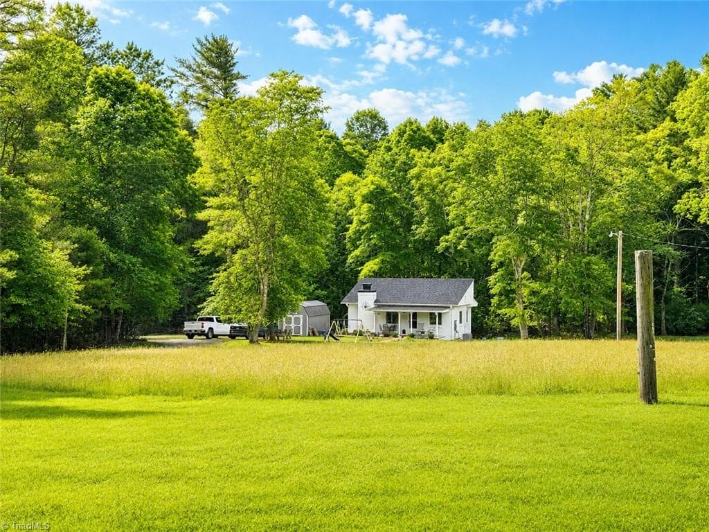 Stick/Site Built at 54 WagonWheel Way, Sparta NC 28675, photo 2 of 25
