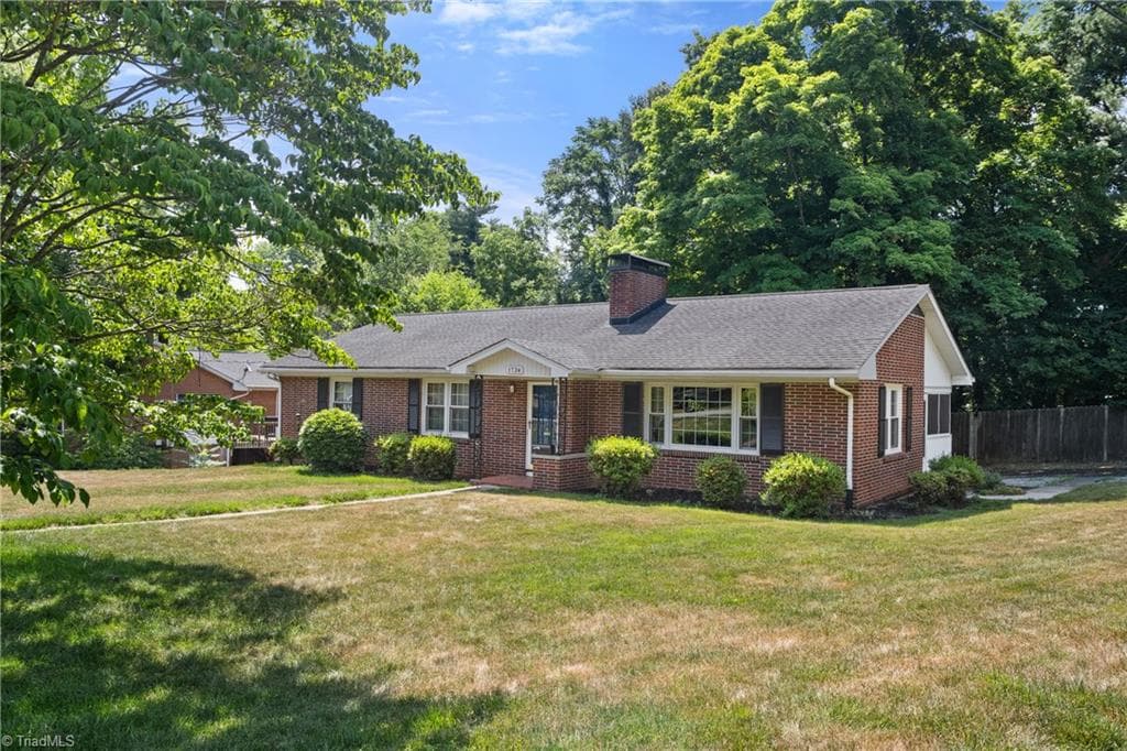 1734 Lancelot Lane, Winston-Salem NC 27103