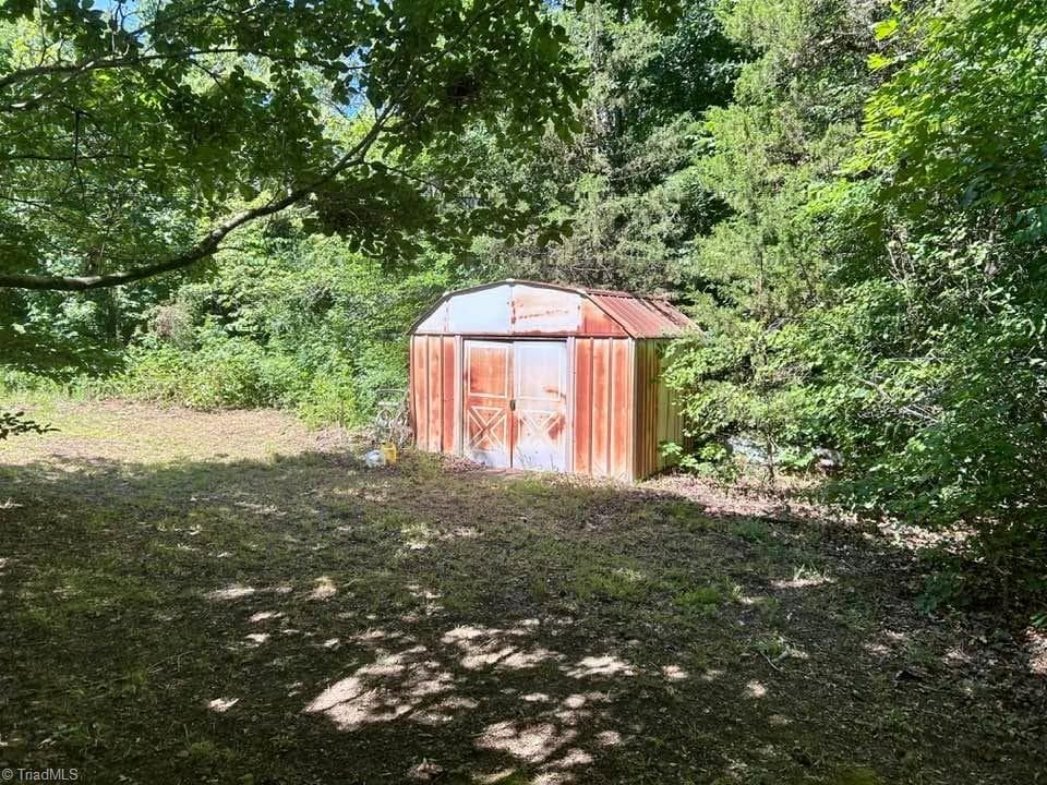 Manufactured Home at 8365 DIRGIE MINE Road, Roxboro NC 27574, photo 7 of 24