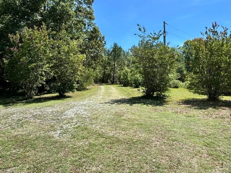 Manufactured Home at 8365 DIRGIE MINE Road, Roxboro NC 27574, photo 3 of 24