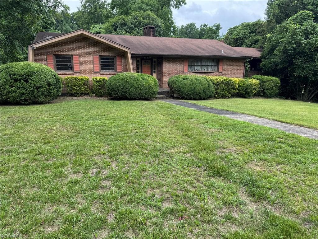 1206 Bridgepoint Road, Greensboro NC 27405