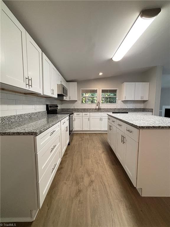 Manufactured Home at 6557 Kerr Drive, Randleman NC 27317, photo 5 of 16