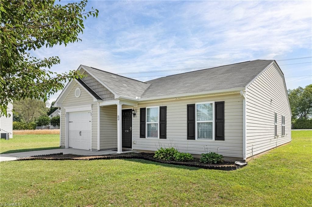 Stick/Site Built at 216 Florida Drive, Thomasville NC 27360, photo 2 of 28