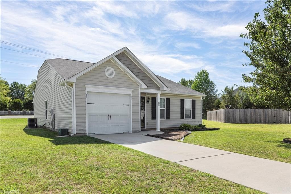 Stick/Site Built at 216 Florida Drive, Thomasville NC 27360, photo 3 of 28