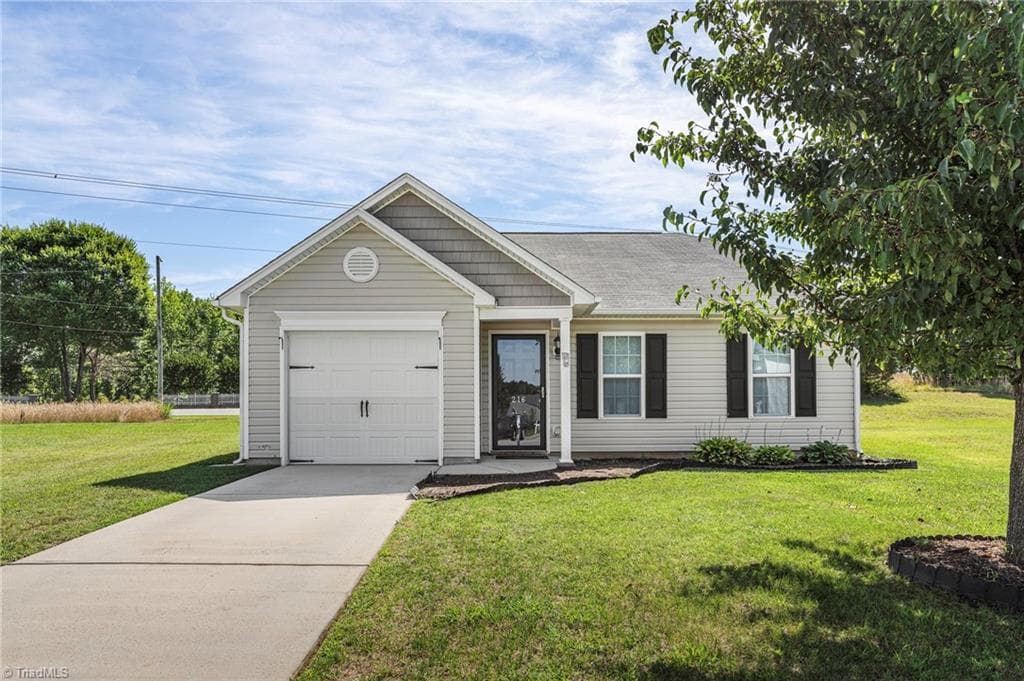216 Florida Drive, Thomasville NC 27360