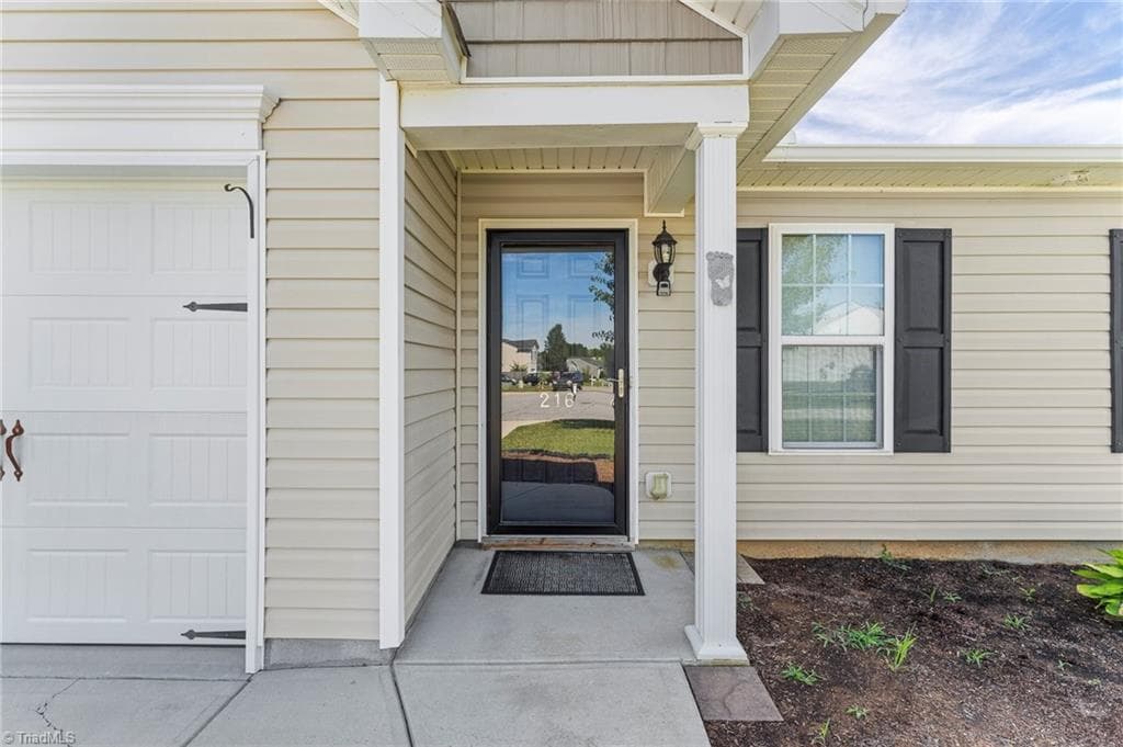 Stick/Site Built at 216 Florida Drive, Thomasville NC 27360, photo 4 of 28