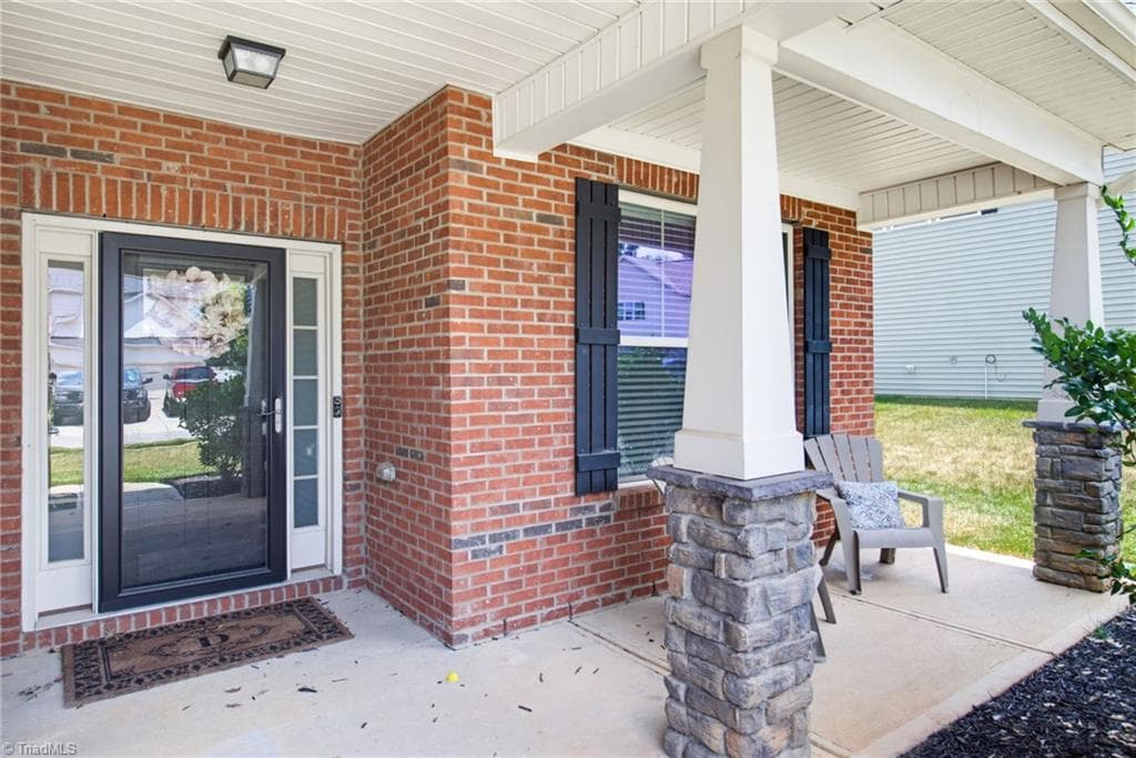 Stick/Site Built at 1837 Ridge Creek Drive, Kernersville NC 27284, photo 4 of 43