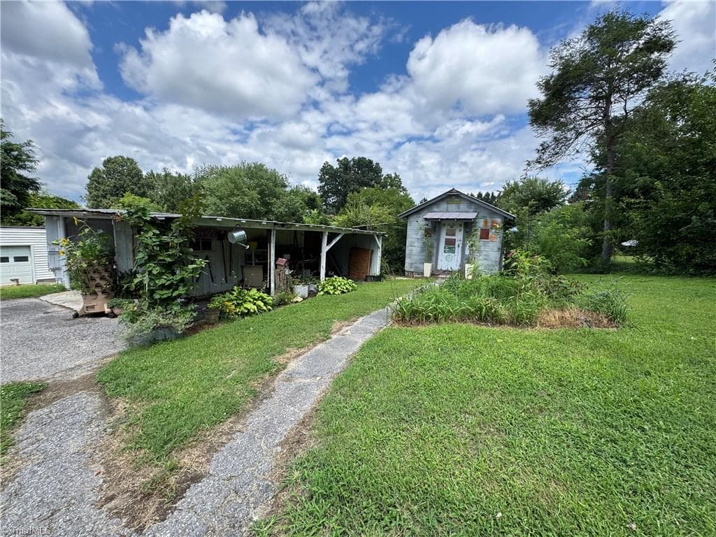 Stick/Site Built at 816 W Haymore Street, Mount Airy NC 27030, photo 16 of 34