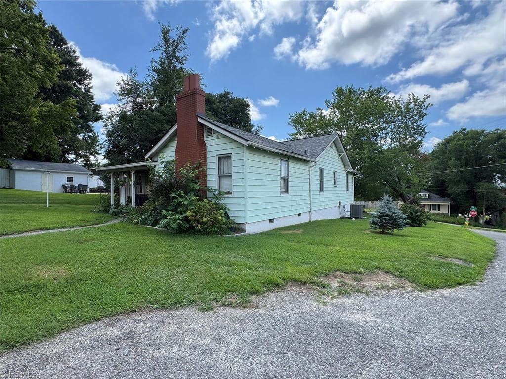 Stick/Site Built at 816 W Haymore Street, Mount Airy NC 27030, photo 10 of 34