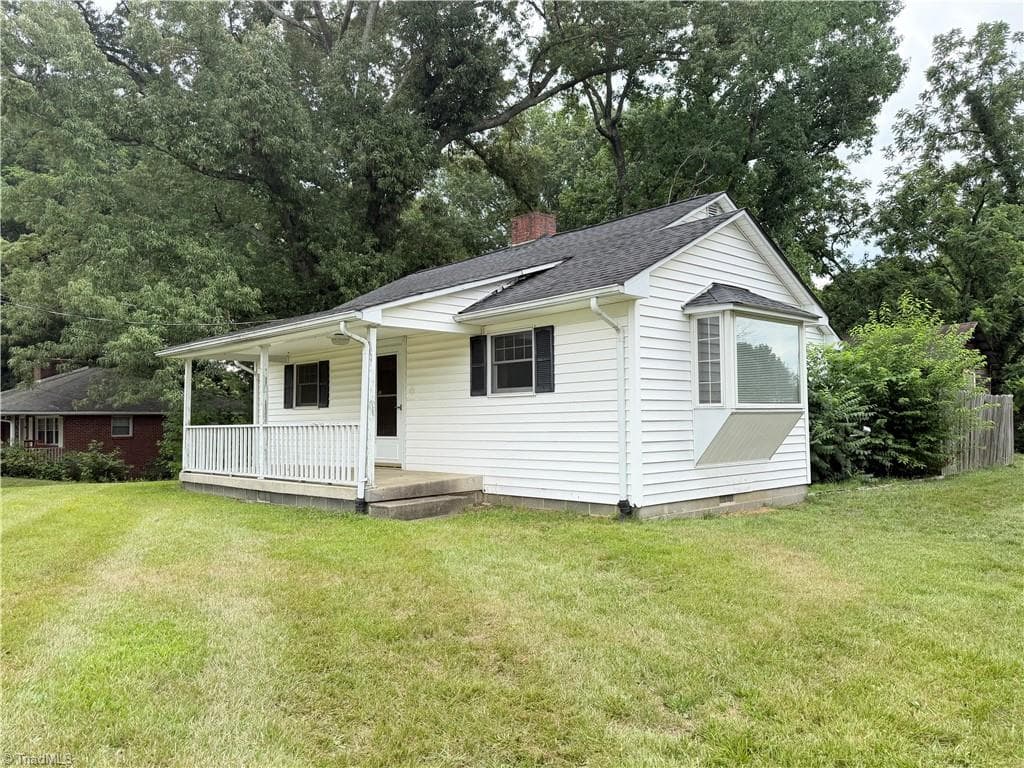Stick/Site Built at 1940 Darwick Road, Winston-Salem NC 27127, Winston-Salem, photo 3 of 23