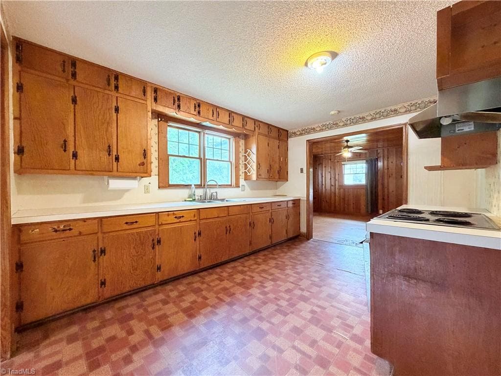 Stick/Site Built at 1940 Darwick Road, Winston-Salem NC 27127, Winston-Salem, photo 10 of 23