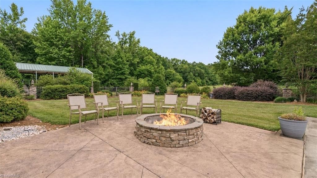 Stick/Site Built at 636 Lee Road, Thomasville NC 27360, photo 41 of 48