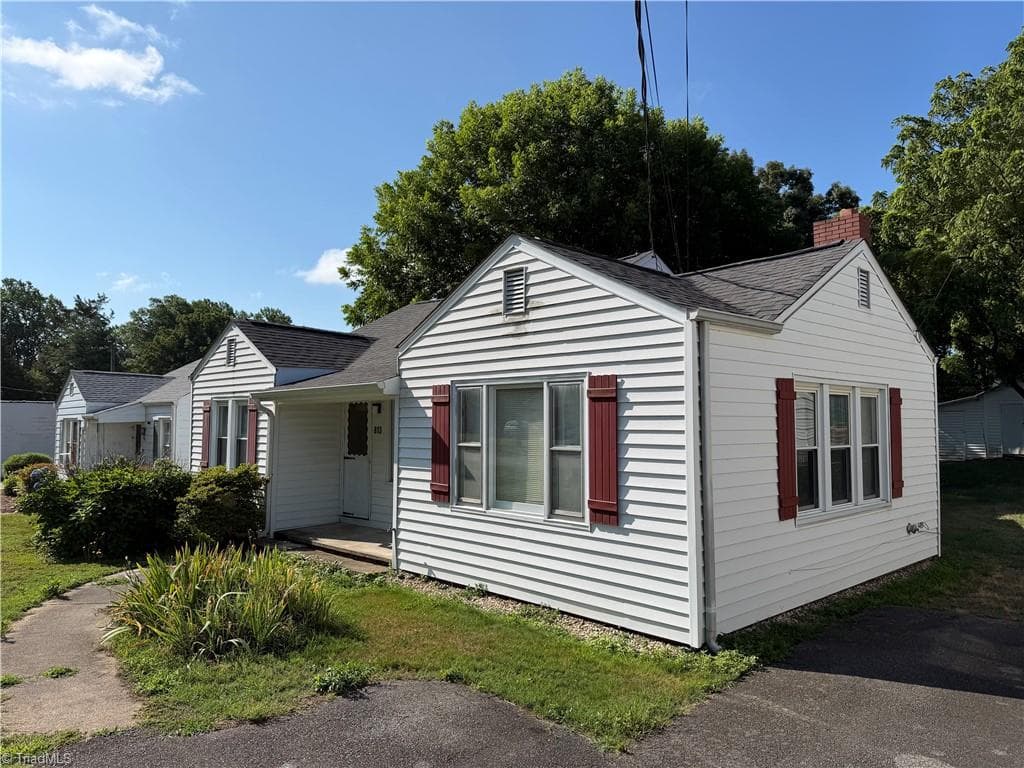 Stick/Site Built at 813 W Main Street, Yadkinville NC 27055, photo 2 of 21