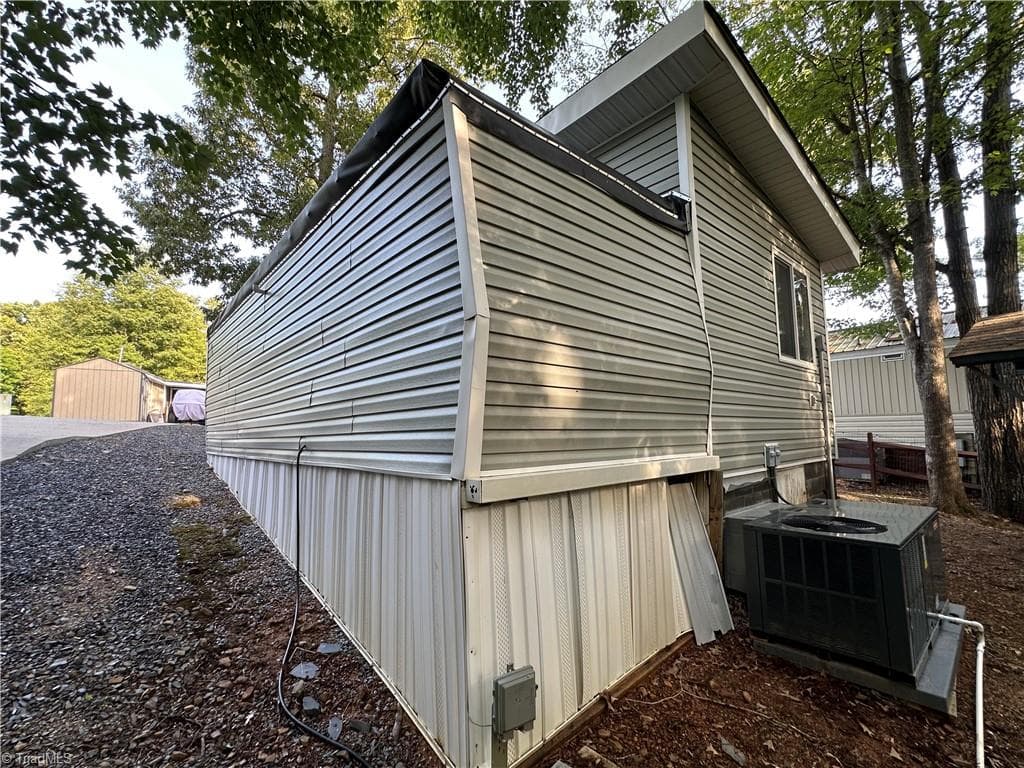 Manufactured Home at 162 Club House Drive, New London NC 28127, photo 23 of 50