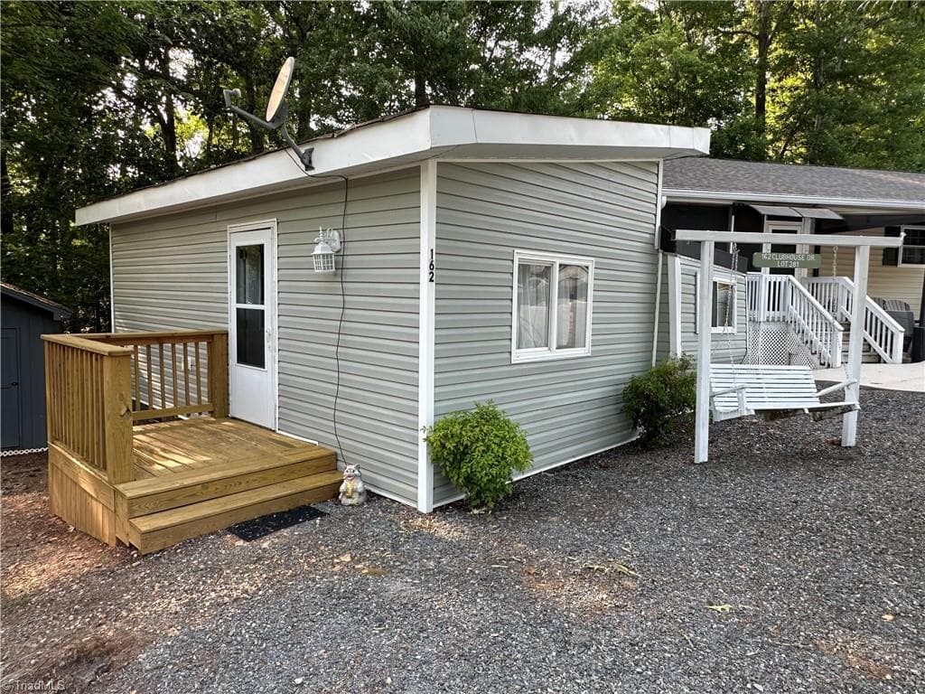 Manufactured Home at 162 Club House Drive, New London NC 28127, photo 2 of 50