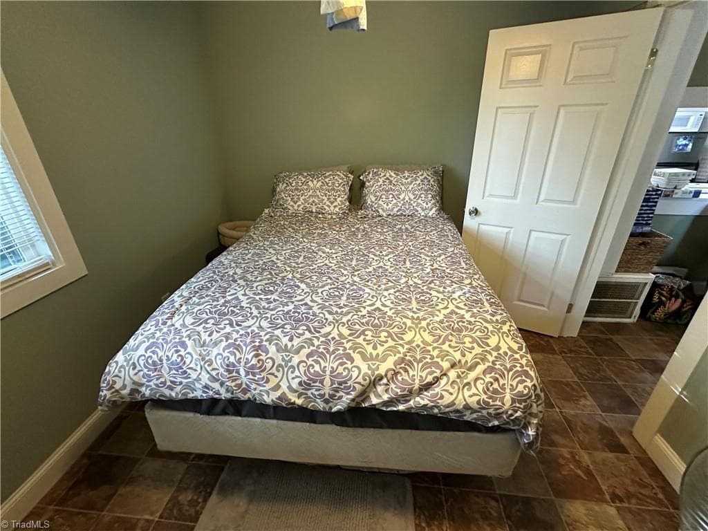 Manufactured Home at 162 Club House Drive, New London NC 28127, photo 13 of 50