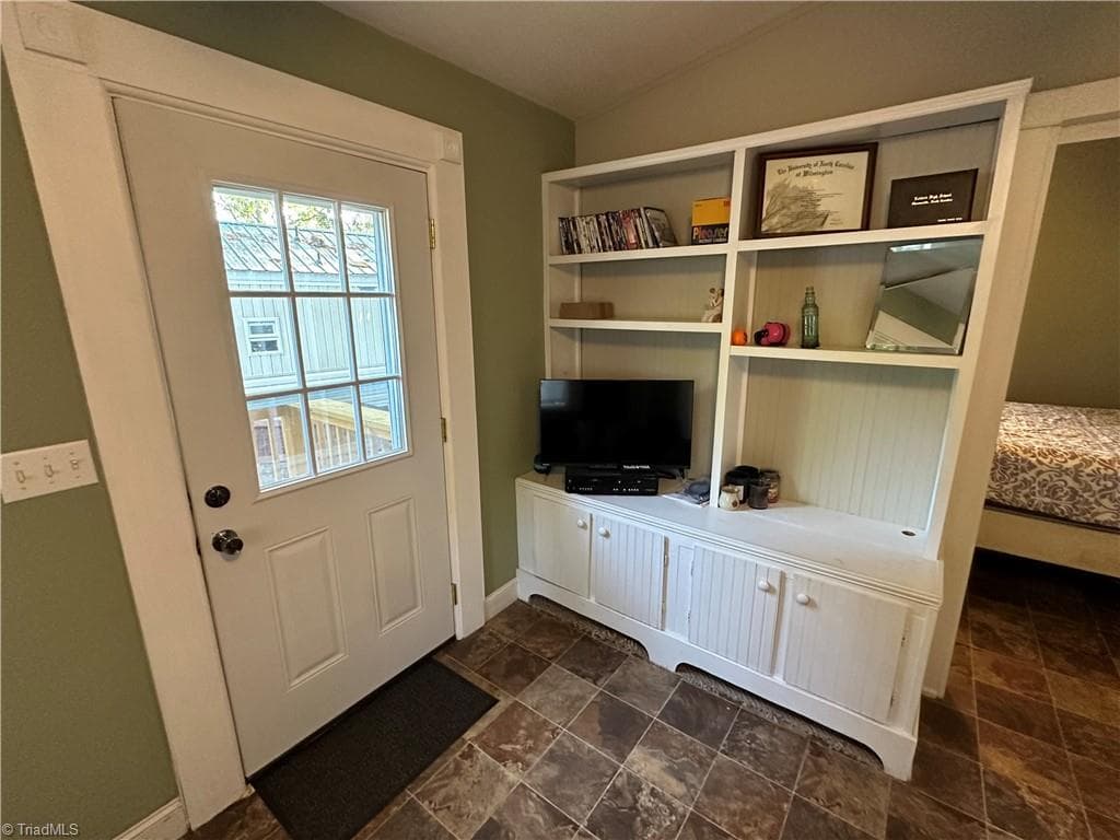 Manufactured Home at 162 Club House Drive, New London NC 28127, photo 7 of 50