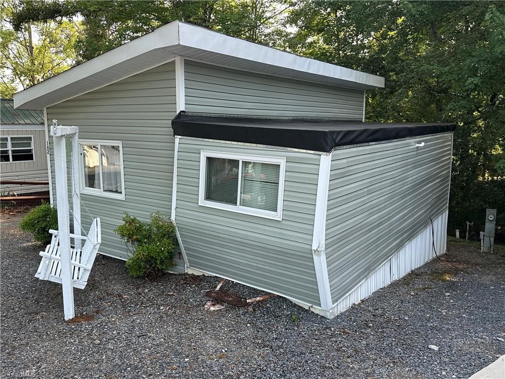 Manufactured Home at 162 Club House Drive, New London NC 28127, New London, photo 3 of 50