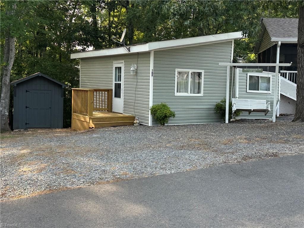 Manufactured Home at 162 Club House Drive, New London NC 28127, New London, photo 28 of 50