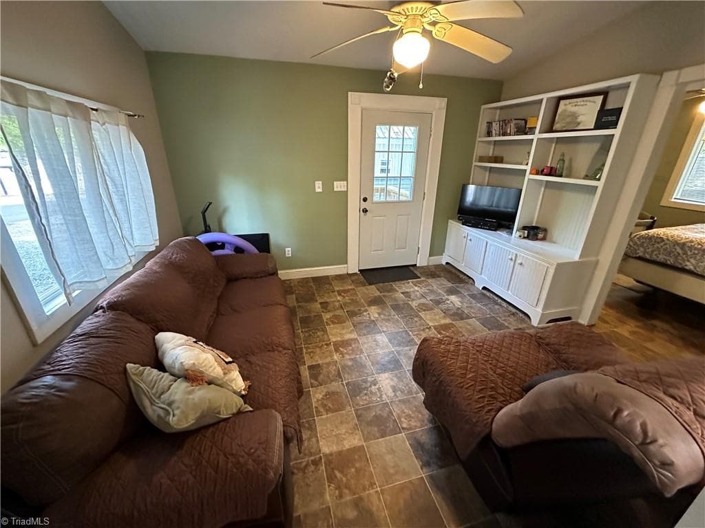 Manufactured Home at 162 Club House Drive, New London NC 28127, New London, photo 11 of 50