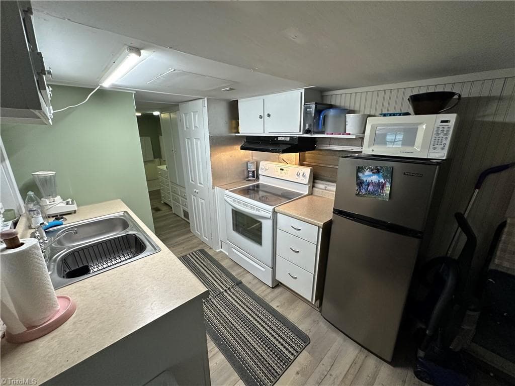 Manufactured Home at 162 Club House Drive, New London NC 28127, New London, photo 8 of 50